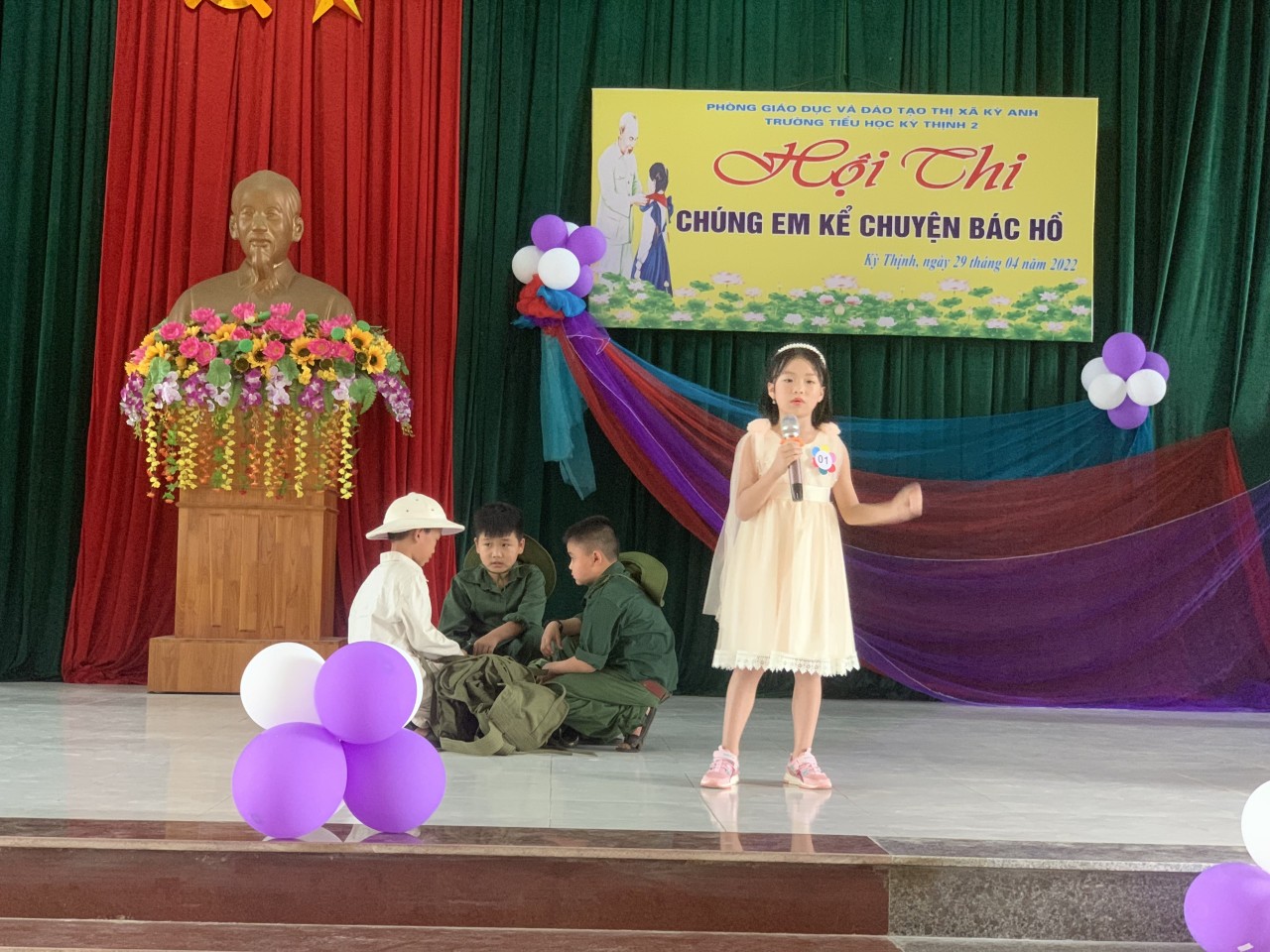 Câu chuyện :Ba chiếc Ba lô Lớp 3D