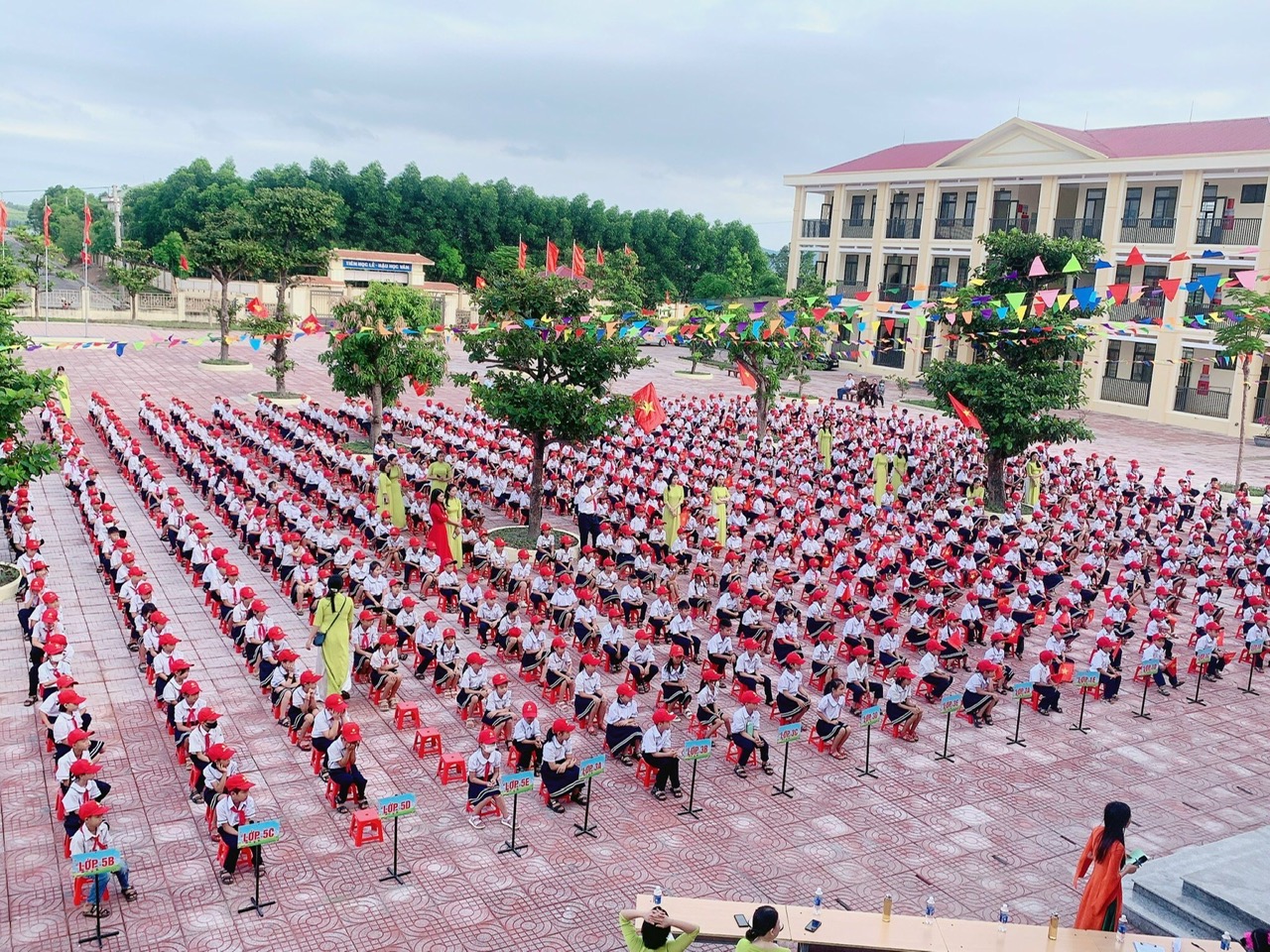 Ảnh toàn cảnh lễ khai giảng 2