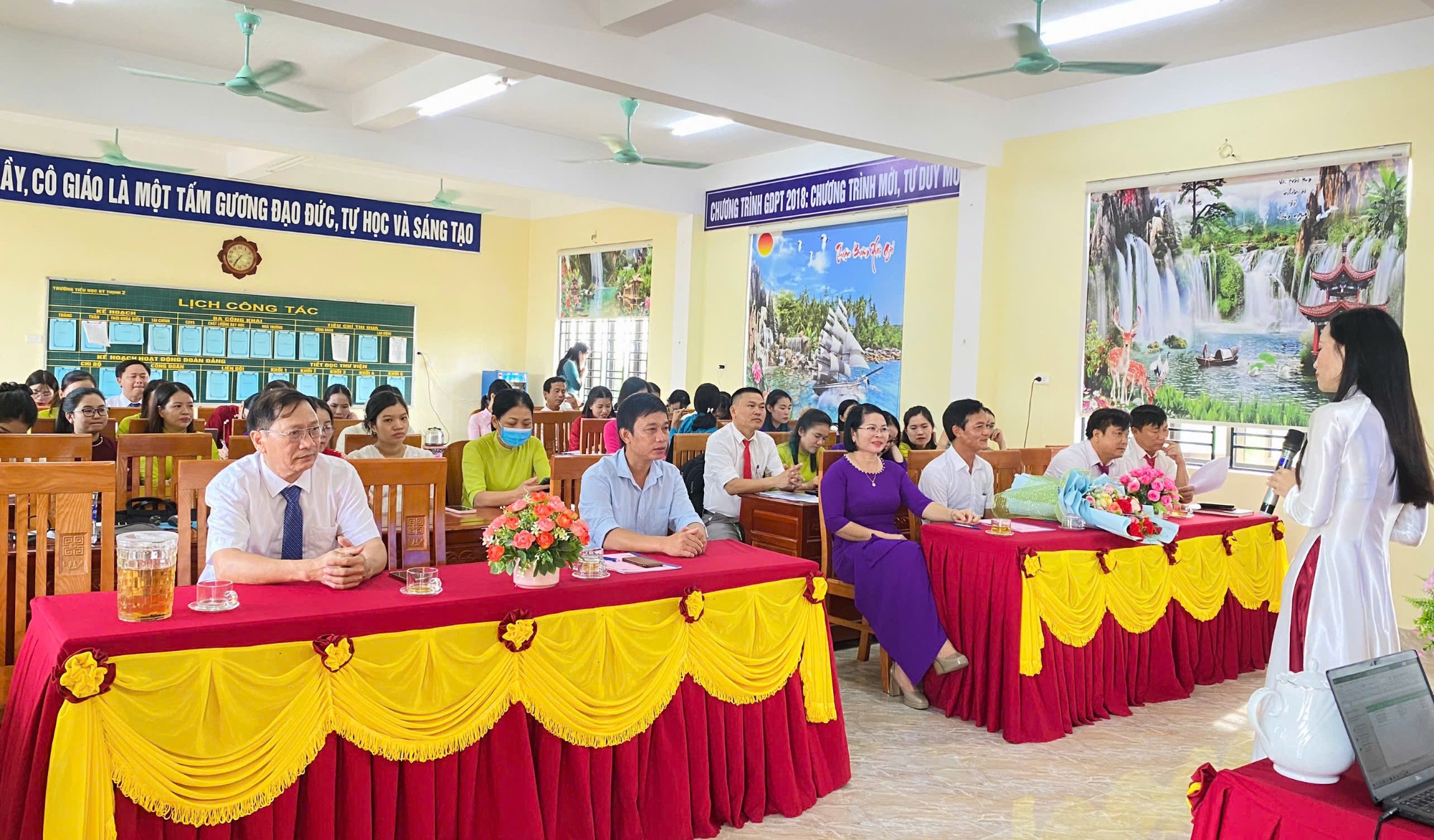 ảnh dại biểu