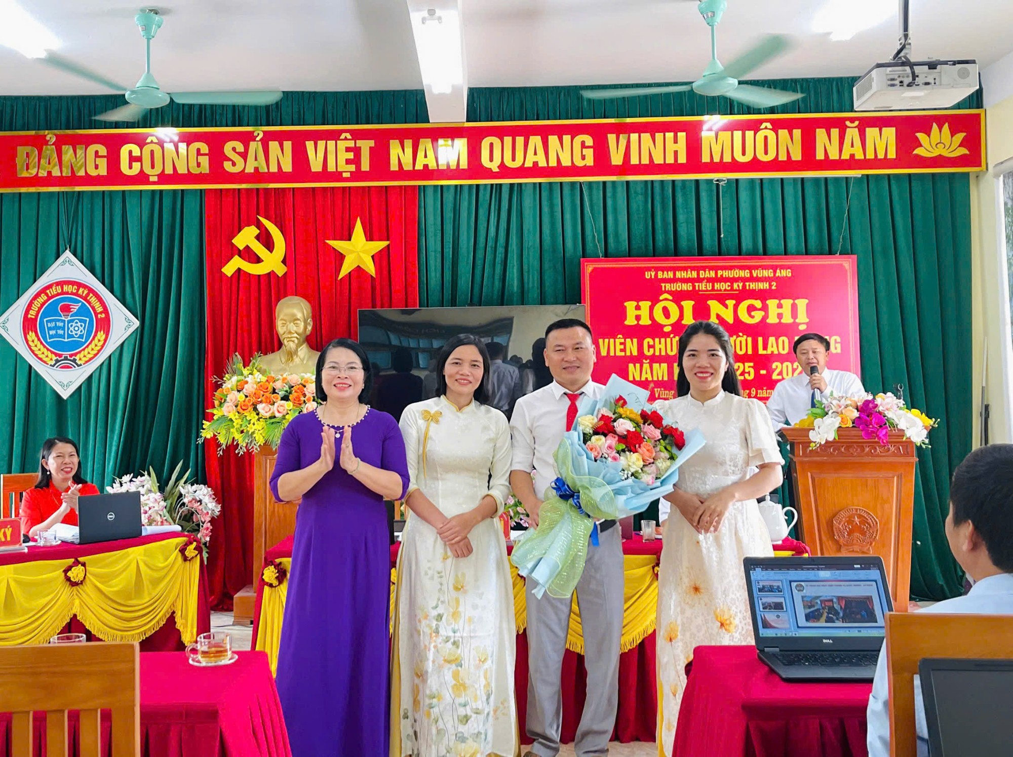HỘI NGHỊ VIÊN CHỨC & NGƯỜI LAO ĐỘNG  TRƯỜNG TIỂU HỌC KỲ THỊNH 2 NĂM HỌC 2025 - 2026