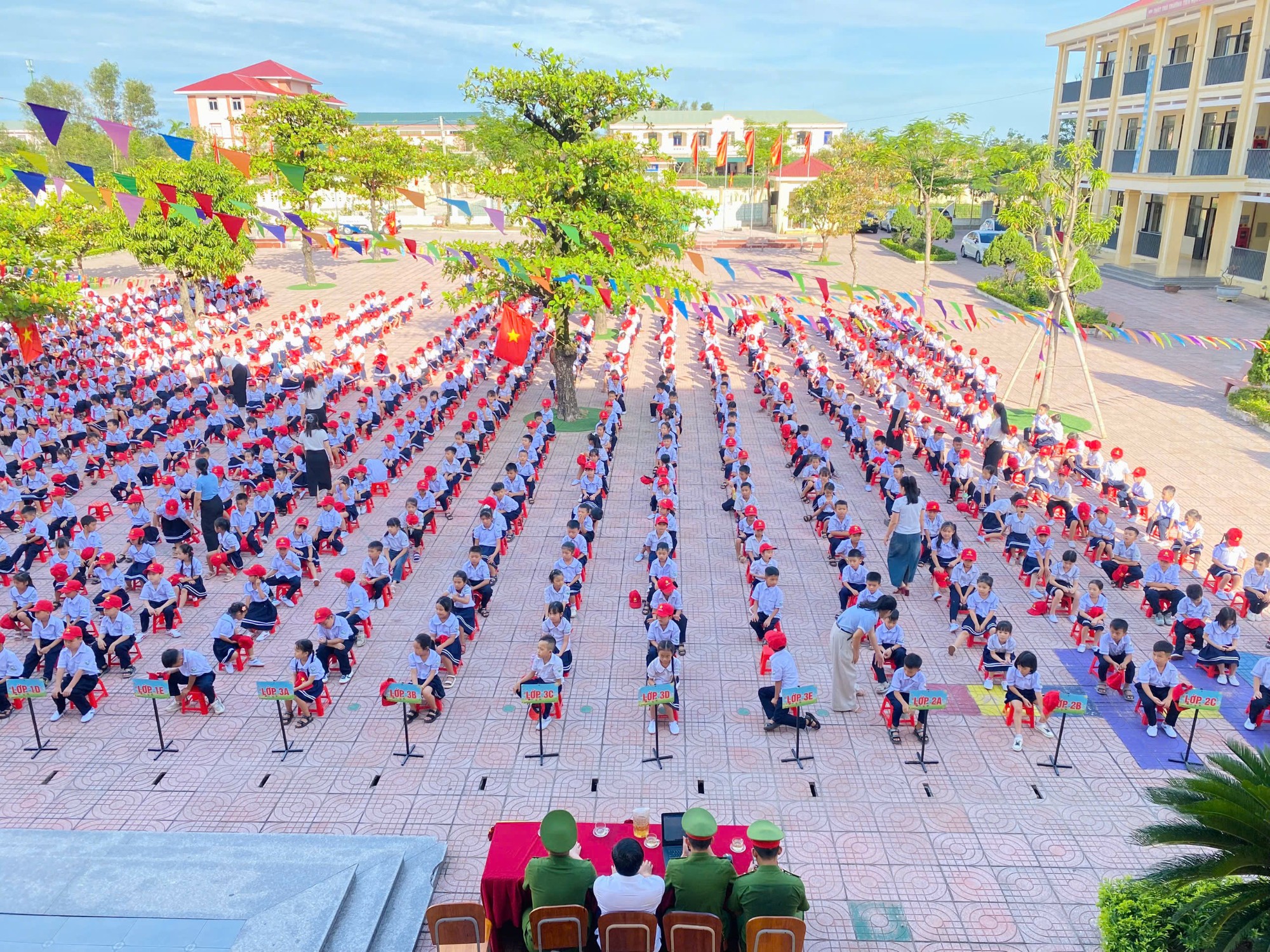 Toàn trường