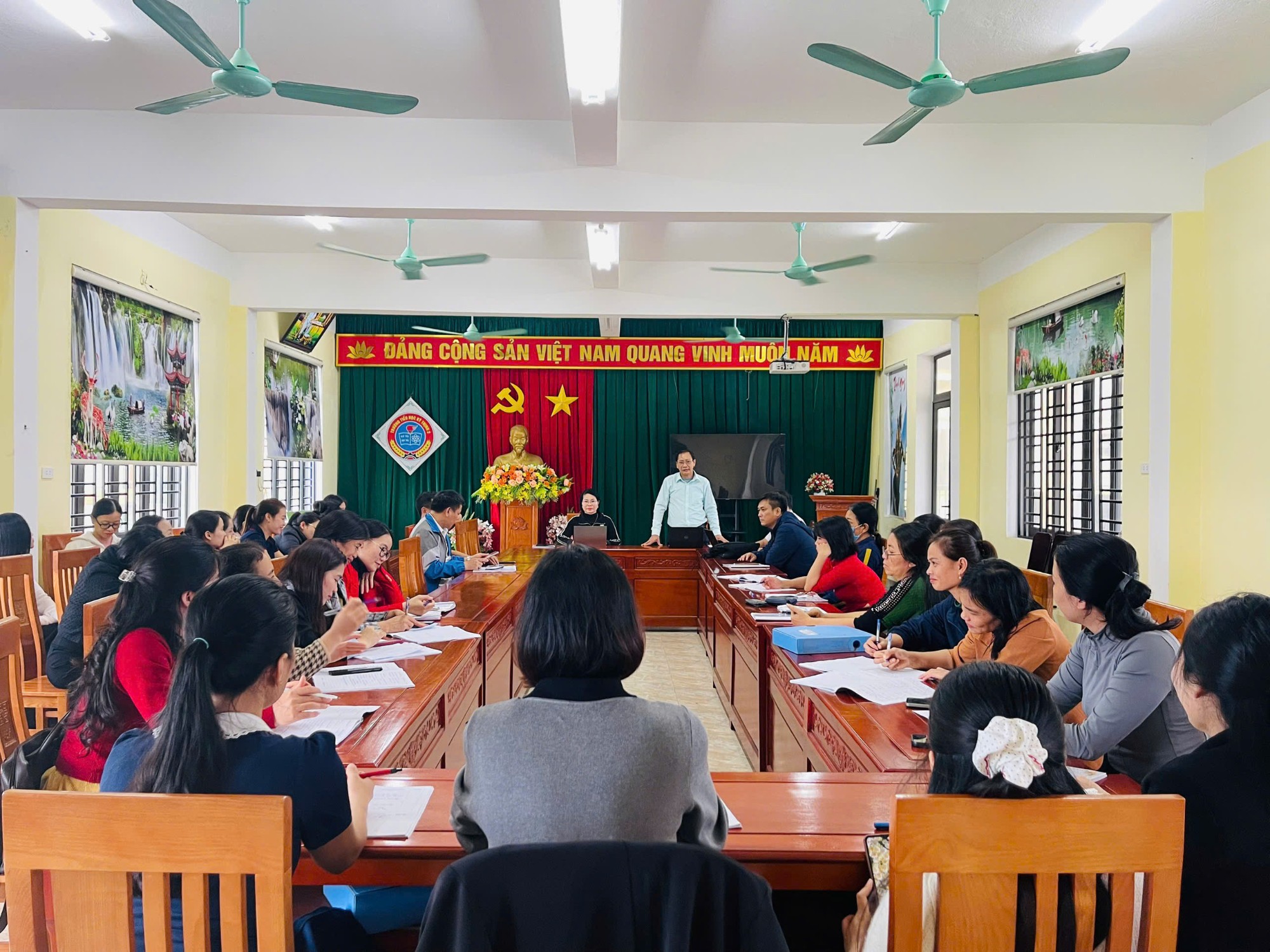 Toàn trường