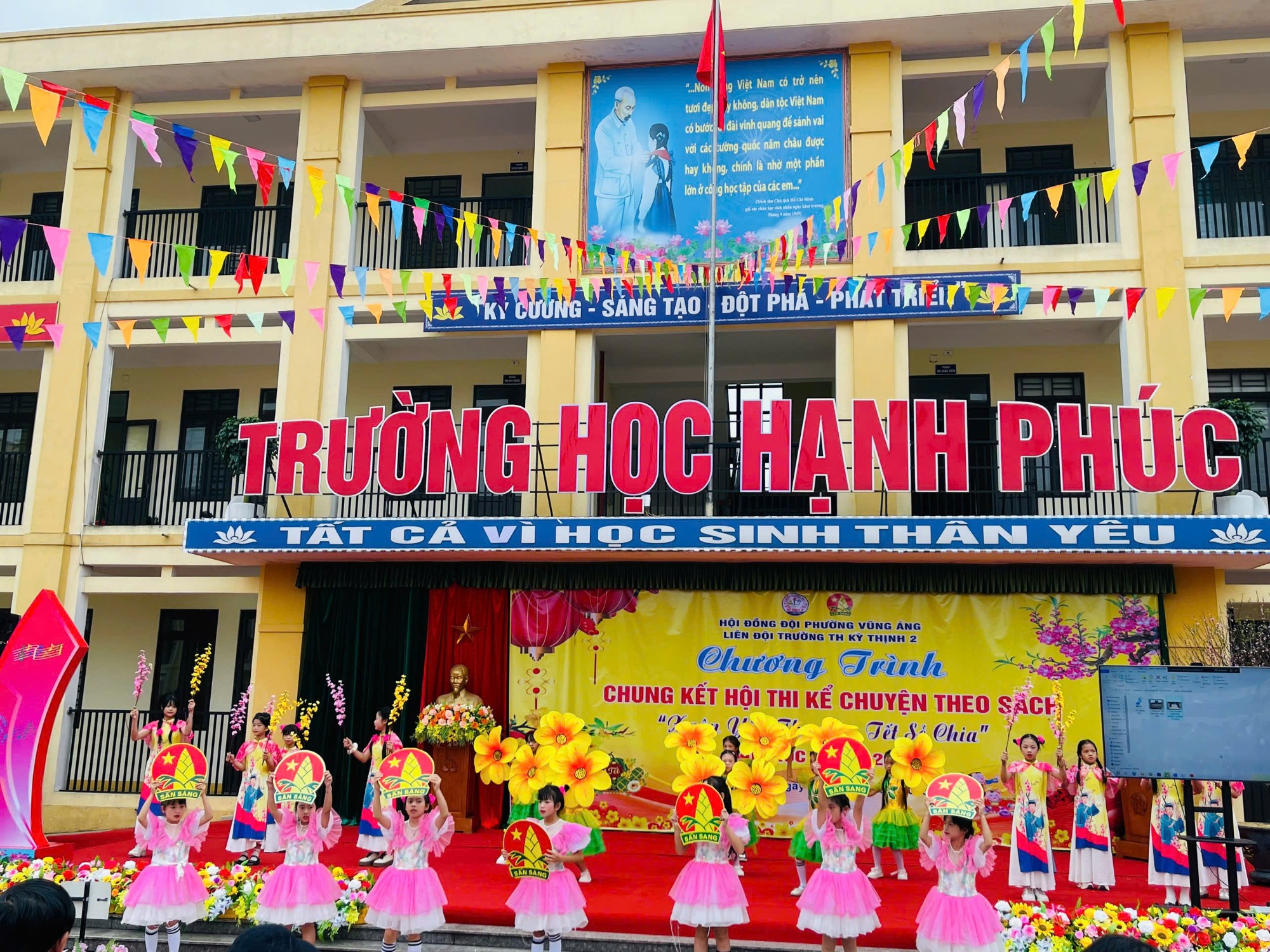 vĂN NGHỆ 3 2