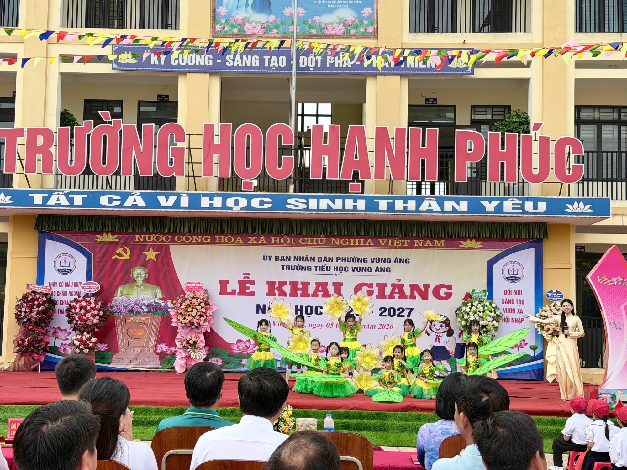 Khánh Vy 3