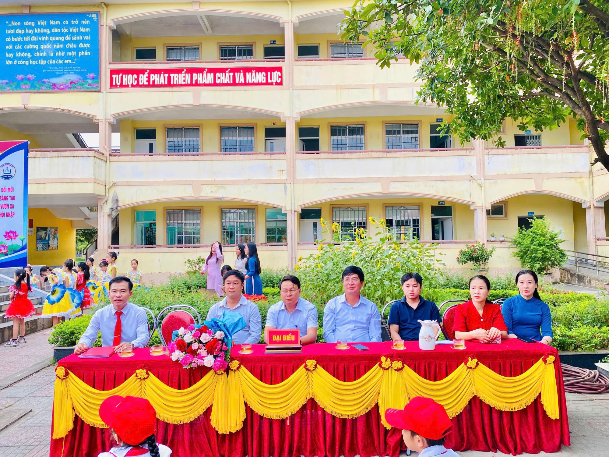 Quý vị đại biểu phân Hiệu 1